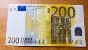 200 euro counterfeit